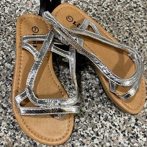 Girls sandals size 7 New